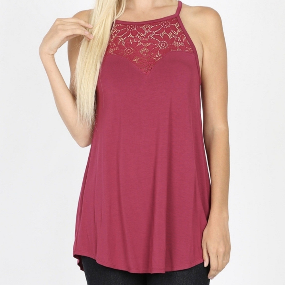 Lace sweetheart neck tank in berry color!